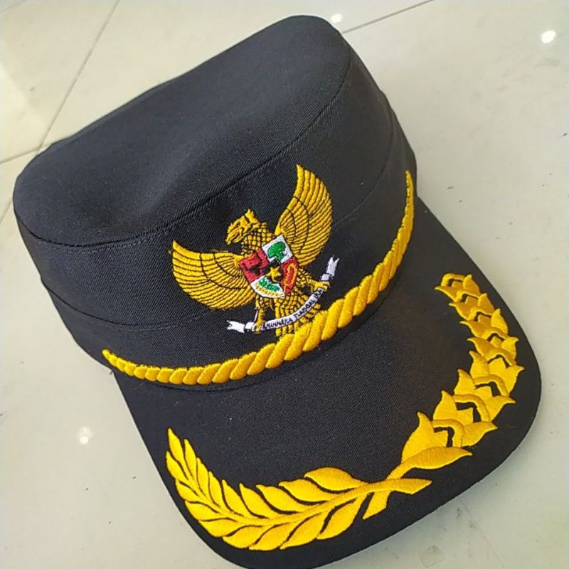 Topi komando hitam garuda