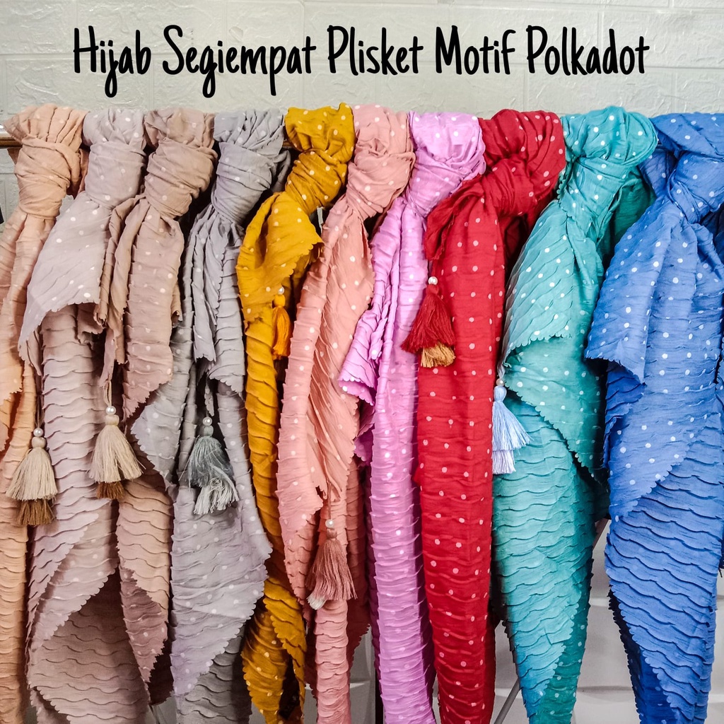 SEGIEMPAT PLISKET POLKADOT / HIJAB SEGI EMPAT BANDUL / JILBAB SEGI 4 MOTIF KEKINIAN