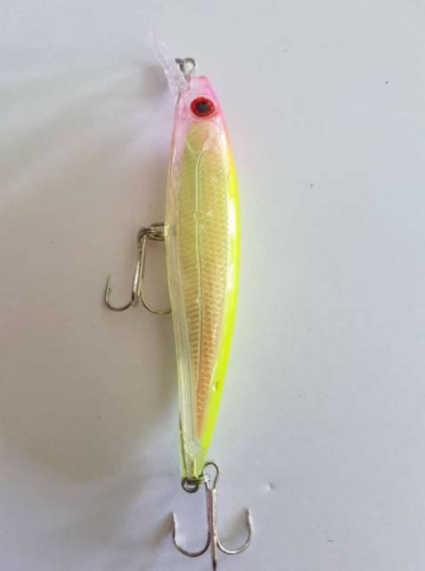 Minnow bionik dengan kail treble