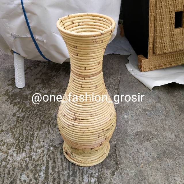 Guci Rotan  / Vas bunga rotan Tinggi 50cm