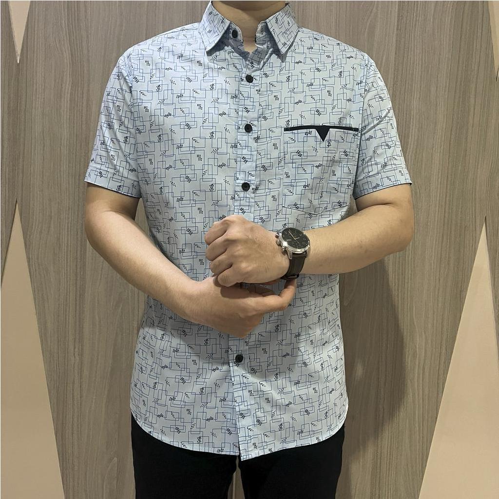 [GRIDLINE S307 Sky Blue - S304 Ceramic Blue - S315 Light Blue] Kemeja Pria Katun Lengan Pendek Slimfit Keren Simpel Adem Simpel Modern Best Seller Laris Pastel M-XXL