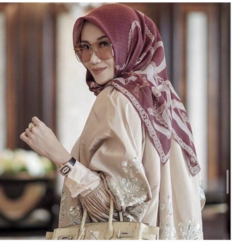 Buttonscarves Chain series/ Chain Buttonscarves /Chain Ruby /Chain Buttonscarves Preloved /Buttonsca