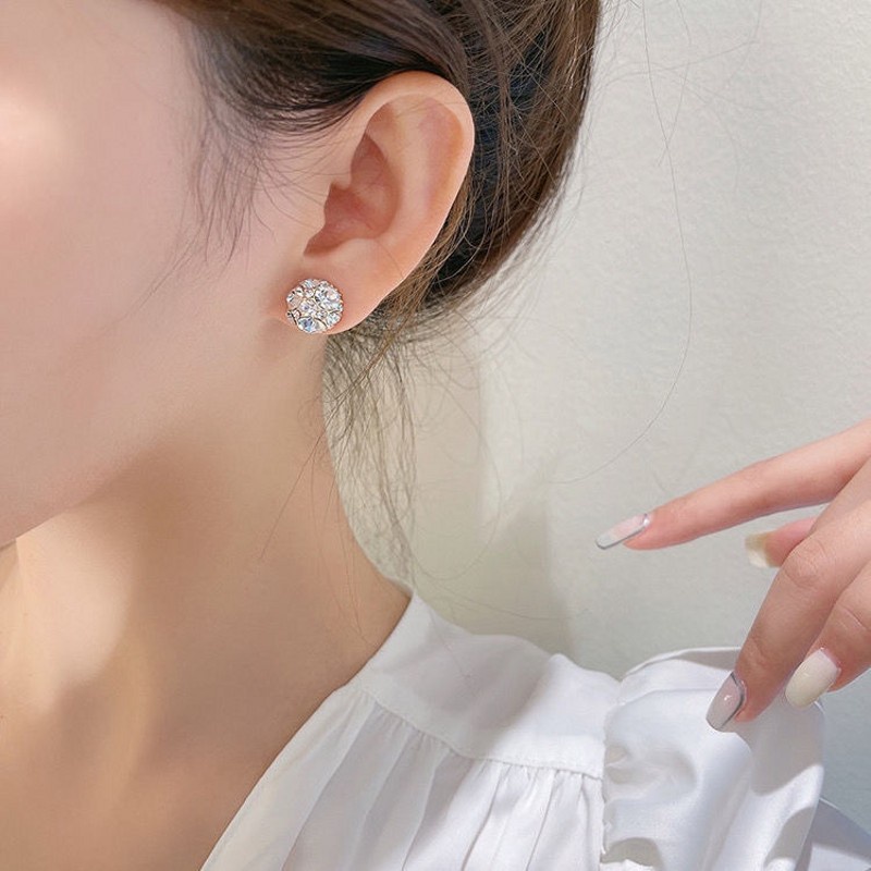 1 Pasang Anting Magnetik Tanpa Tindik Desain Bola Kristal Zirkon Berlian Imitasi Gaya Elegan