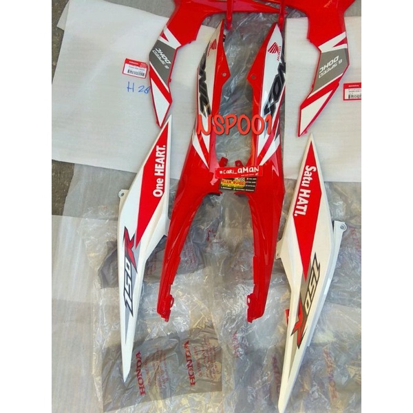 COVER BODY HALUS SET SAYAP DEPAN COVER BELAKANG KIRI KANAN SONIC 150R +STIKER 100% ORIGINAL AHM