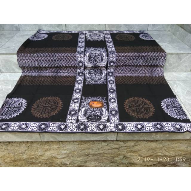 Sarung batik Mahda