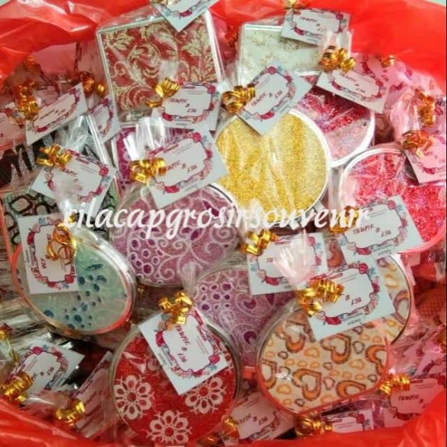 

Souvenir Pernikahan Murah Kaca Gliter Packing Plastik Minimal Order 100 Pcs