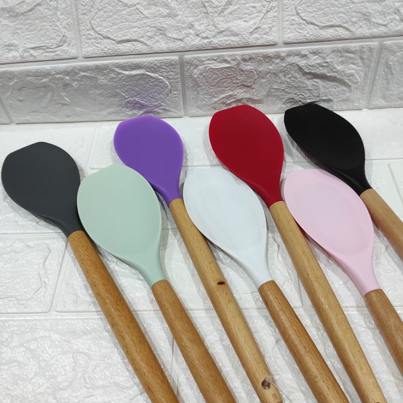 SPATULA SPOON SILIKON Gagang Kayu Tahan Panas Solid Spoon Sodet RANDOM