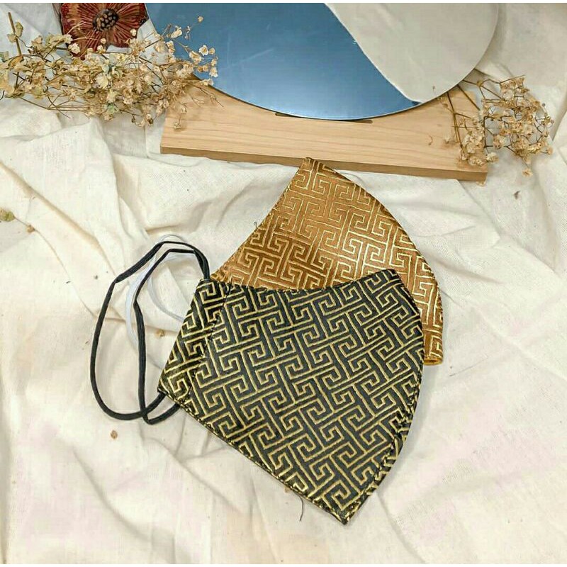 (isi 2 pcs) Masker Kain Satin Motif Chongsam Fashion Cowok Cewek Keren 3 Lapis Earloop