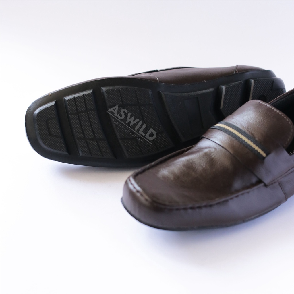 SEPATU SLIP ON PRIA KULIT / SEPATU FORMAL PRIA KULIT / SEPATU LOAFERS PRIA / SEPATU KULIT ASLI / SEPATU PRIA CASUAL