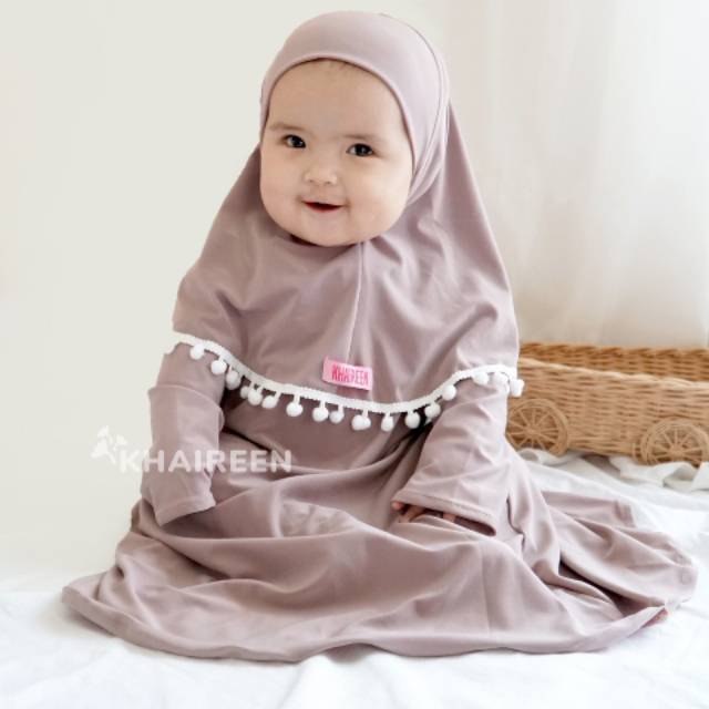 Gamis pompom