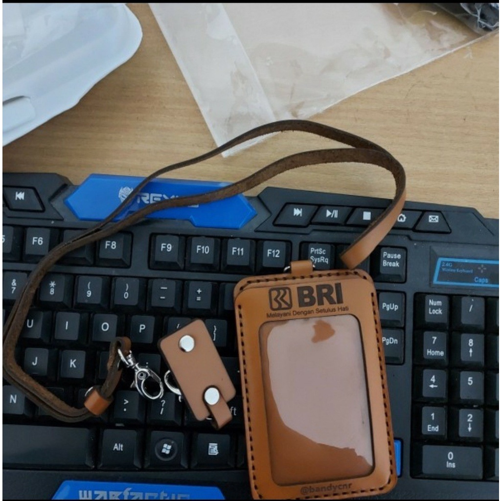 

Name Tag Kulit Custom, Id Card Holder, Id Holder, Tempat Id Car, Name Tag BRI Warna Coklat