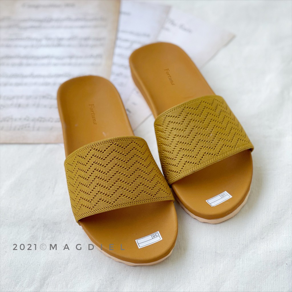 Yoppy Sandal Selop Wanita