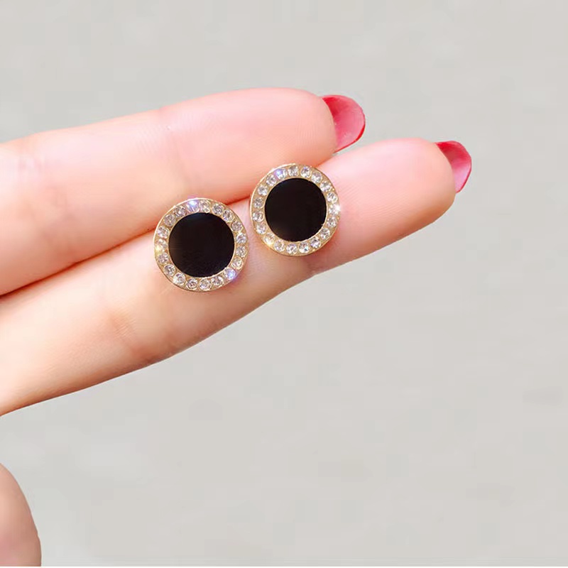 Anting Tusuk Motif Geometri Kecil Ala Korea Untuk Wanita