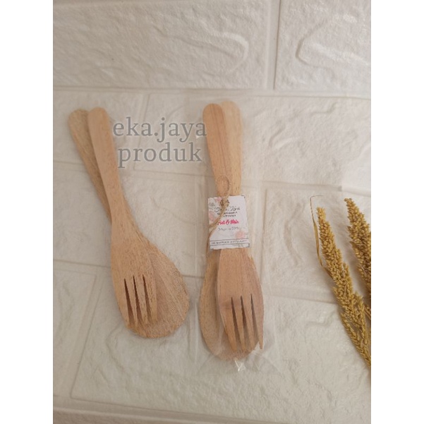 souvenir sendok garpu kayu