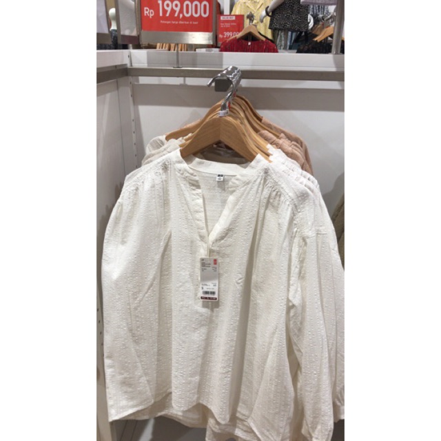 Uniqlo Blouse Dobby Lengan Panjang SALE