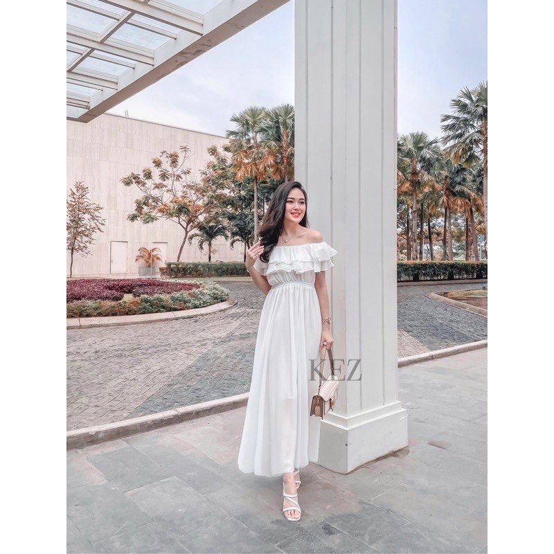 long dress putih import.longdress putih sabrina , dres sexy putih ,dress putih pantai , dress sexy belakang tali putih  . dress import , outer sifon import putih , cardingan panjang putih,long dress backless