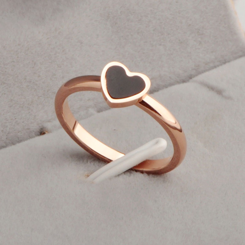 COD❤️Cincin Love Wanita Titanium korea Cinta Cangkang Hitam Hati Persik Cina-A.one