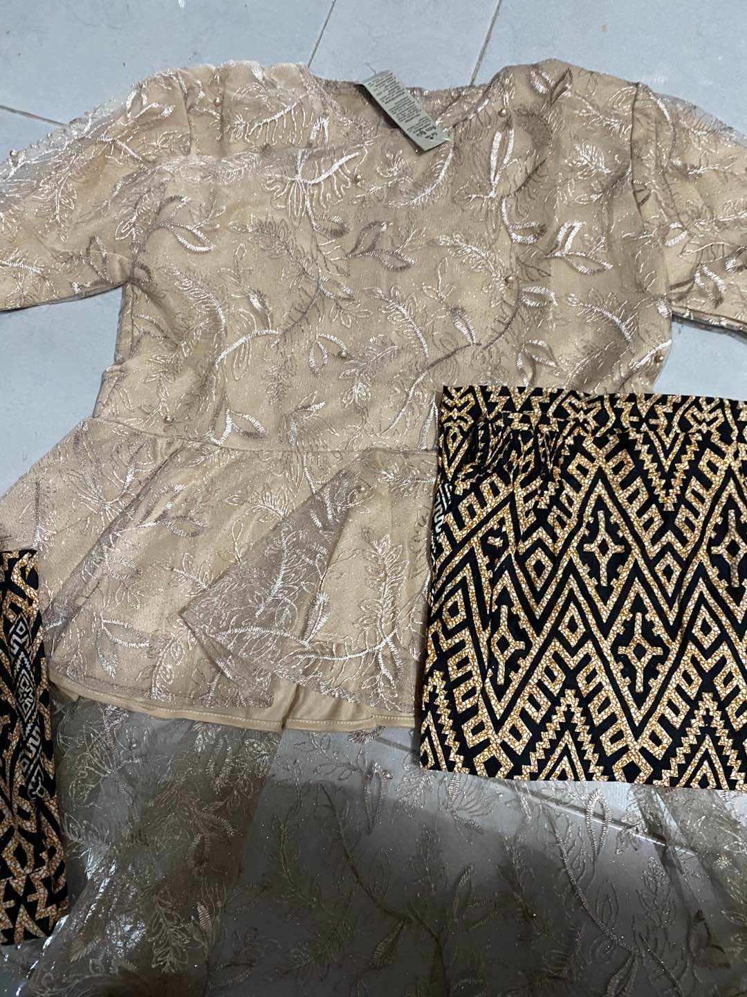 Maura Couple - Sania Ruffle Batik Couple Batik Moderen Ori Ndoro Jowi Dnt Garansi Termurah Shopee