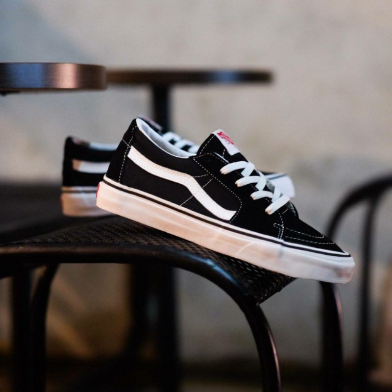 SEPATU VANS ORIGINAL / VANS SK8 CLASSIC LOW BLACK WHITE
