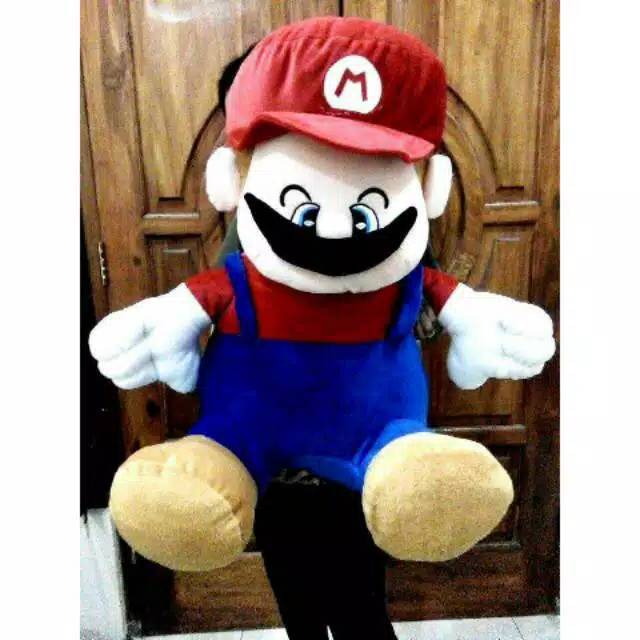 Boneka Mario jumbo.