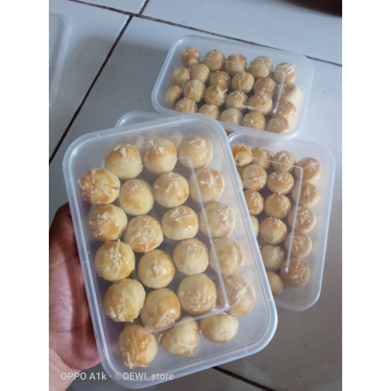 

Nastar lembut 1box 400gr
