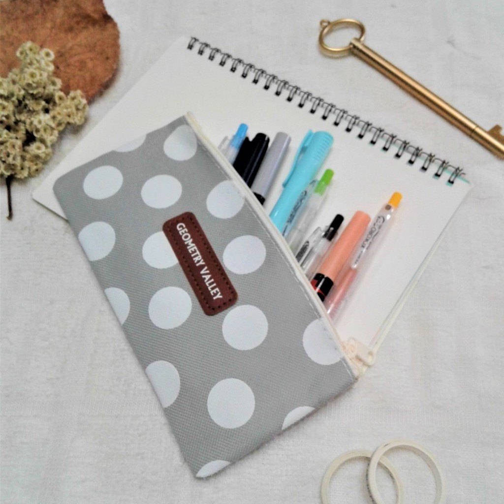 

Tempat Pensil Geometry Valley/Tempat Alat Tulis Motif Polkadot