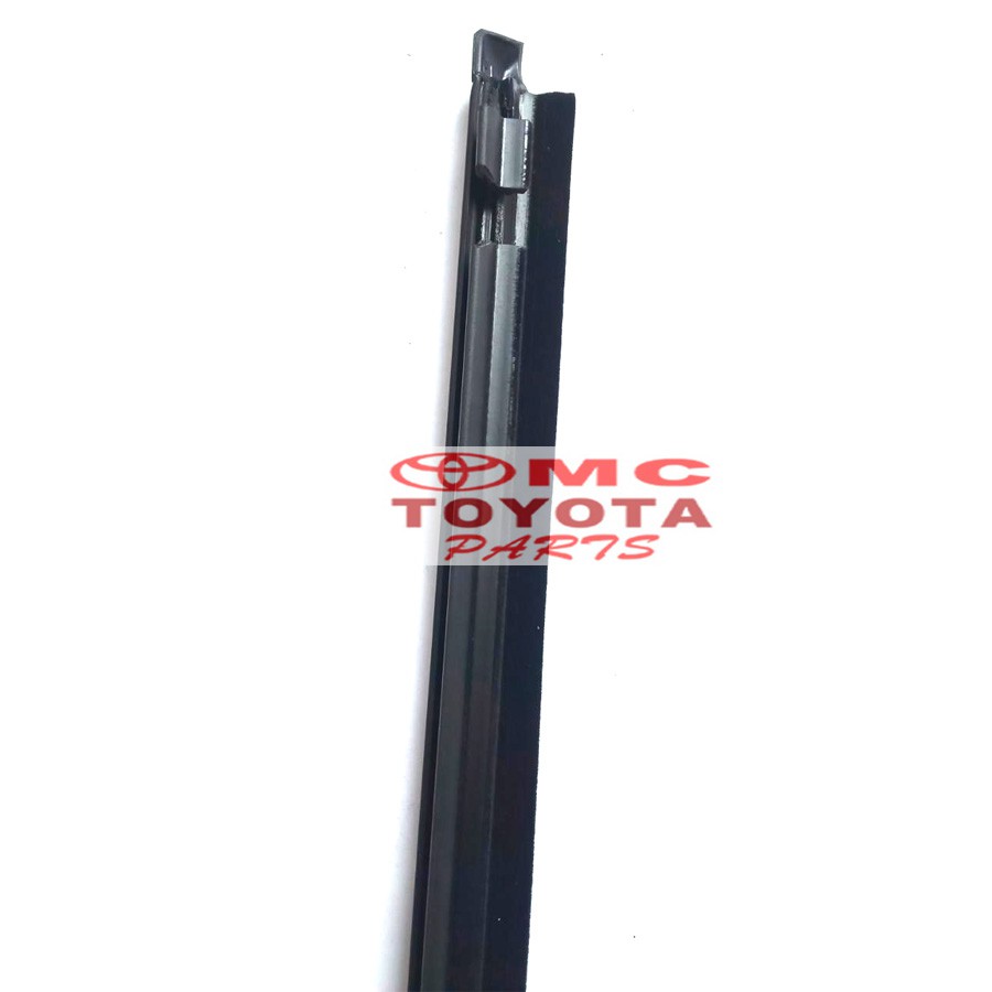 Pelipit Pintu Karet Kaca Luar Depan Kiri Vios gen1 2002-2006 68210-0D040-TH