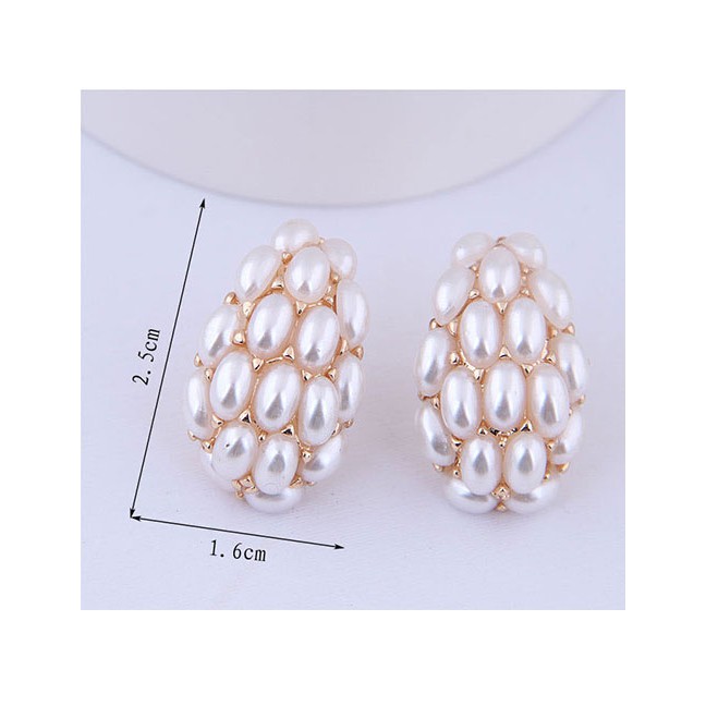 LRC Anting Tusuk Fashion Beige Pea Pearl Earrings A60077