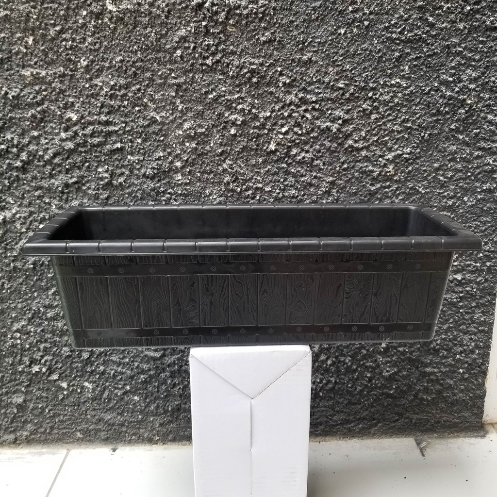 Pot Plastik Panjang 50 cm Motif Gentong Kayu - HITAM