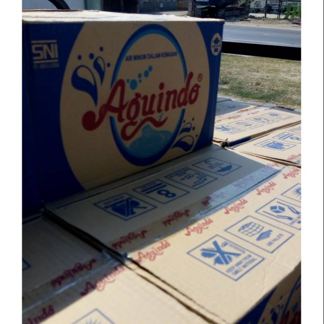 

Air mineral gelas 220 ml