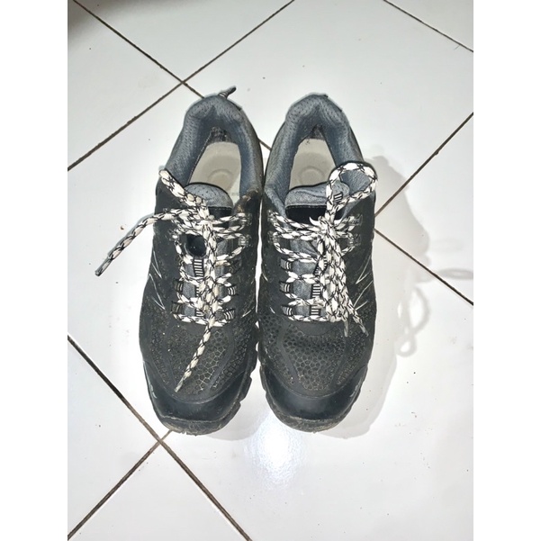 sepatu outdoor BFL