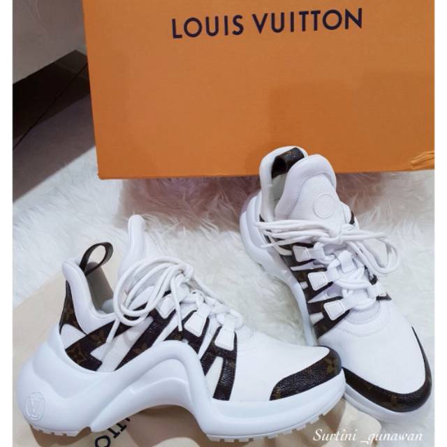 Sepatu Louis Vuitton Sneakers Brisiajodie White VL Olahraga Kado Hadiah Cewek Wanita Senam Fitnes