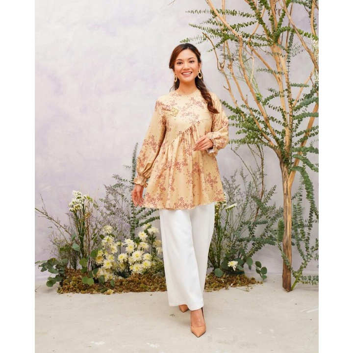 BELLA BLOUSE BY WEARING KLAMBY