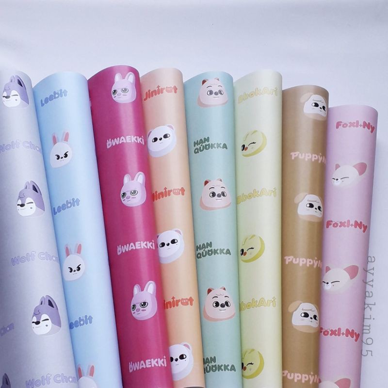 

KERTAS KADO SKZOO STRAY KIDS