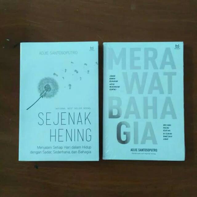 Paket Buku Adjie Santosoputro : Sejenak Hening & Merawat Bahagia