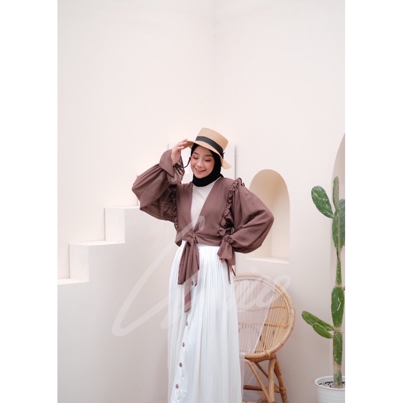 CLASSY OUTER ( crop outer ruffle )