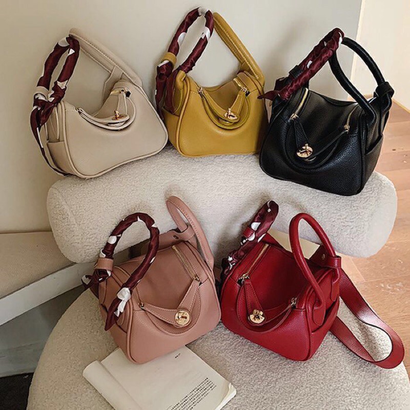 tas wanita terbaru , new collection , tas slempang wanita , tas import ,Lindy fashion bag