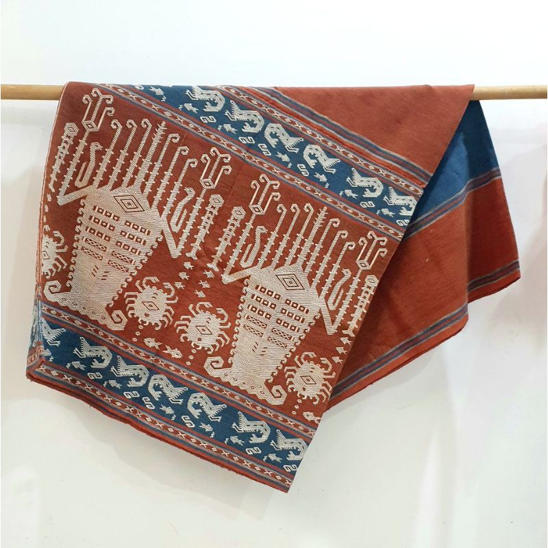 kain tenun pahikung dari Sumba Timur NTT