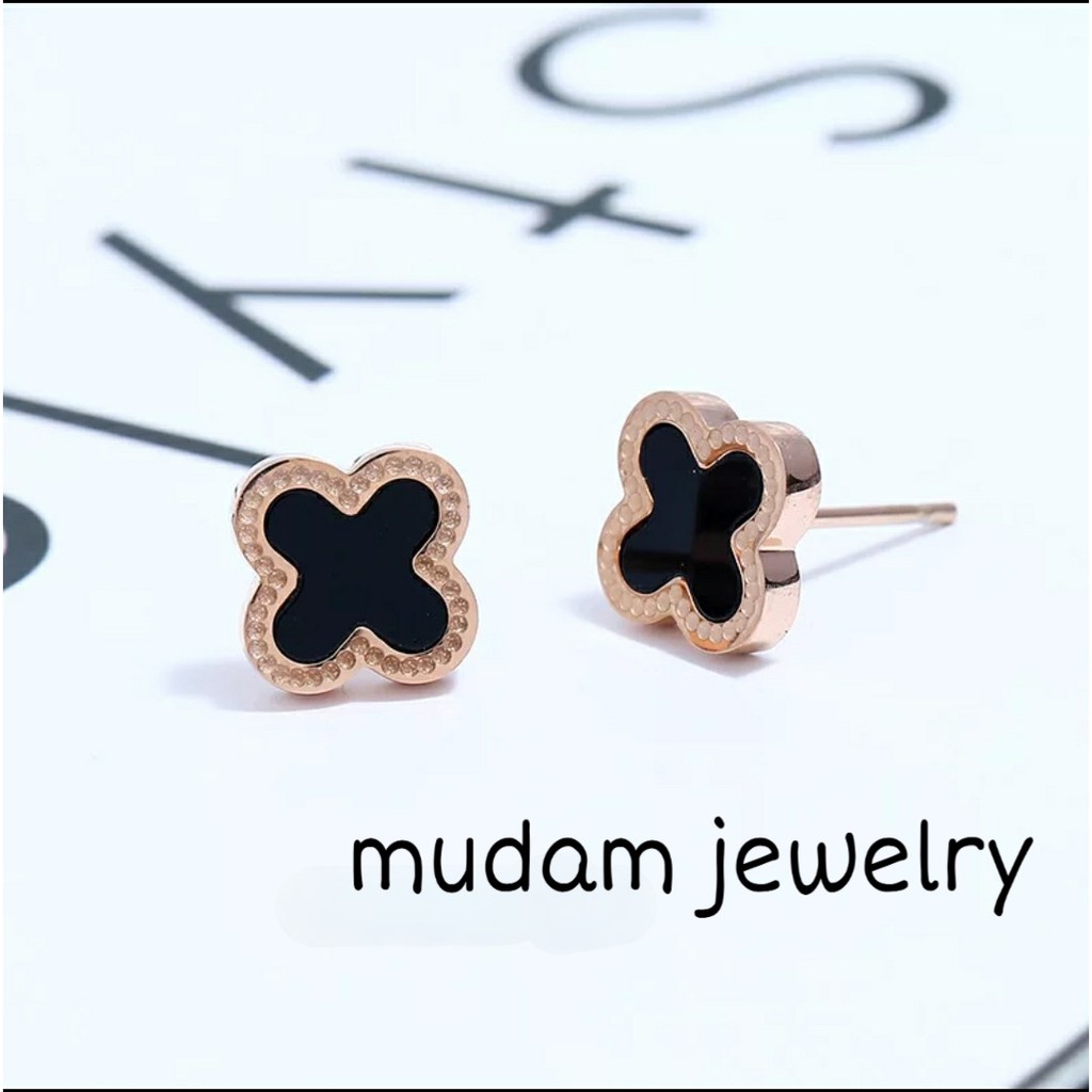 Anting Tusuk Titanium Aksen Bunga Semanggi Tersedia Warna Rose Gold dan Gold