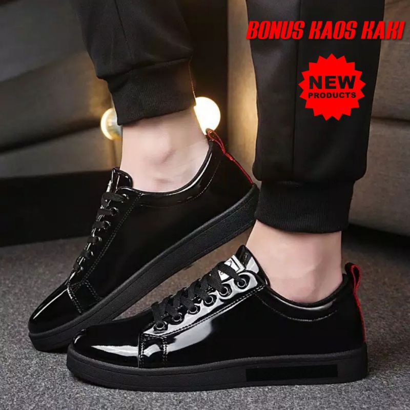 Onvie Sepatu Sneakers Kets dan Kasual Pria Dewasa Multi, Sepatu santai sekolah kuliah kerja