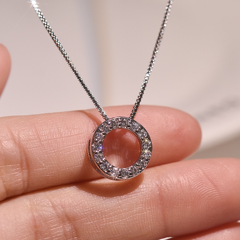 [Ready Stock]Fashion Silver Plated Necklace Simple Temperament and Fully-Jewelled Circle Pendant