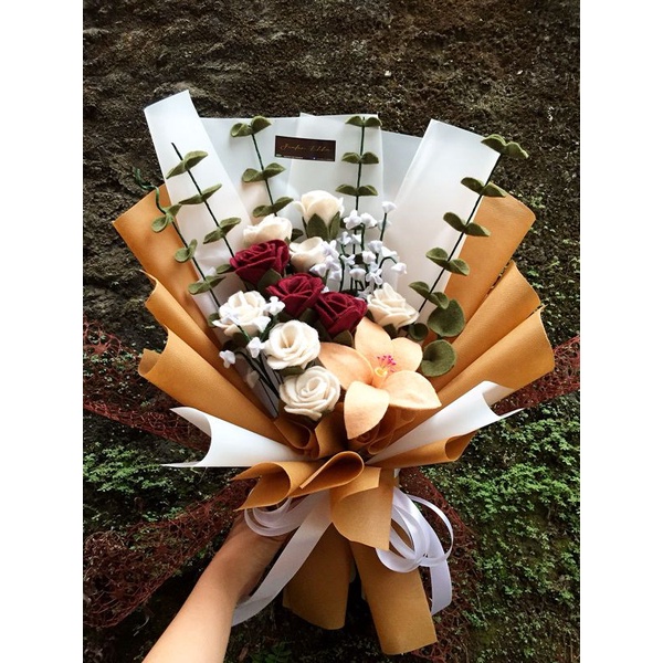 Buket bunga /buket bunga flanel / buket bunga lamaran