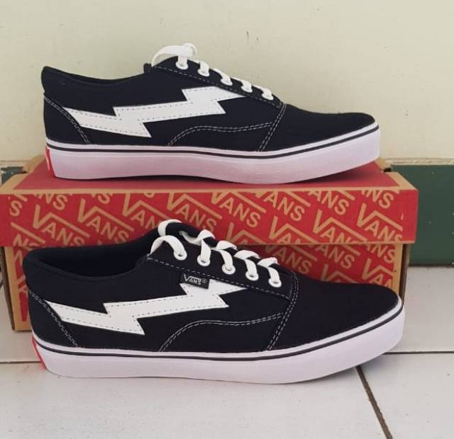 Sepatu Vans Casual Pria Thunder Murah