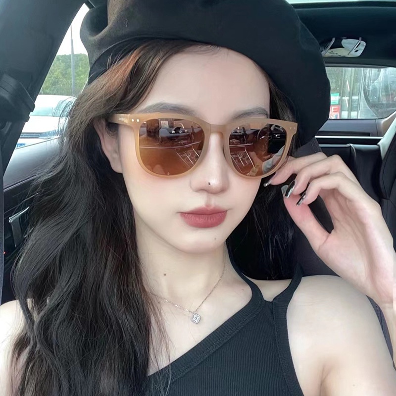 Case Kacamata Polarized Model Lipat Warna-Warni Untuk Wanita