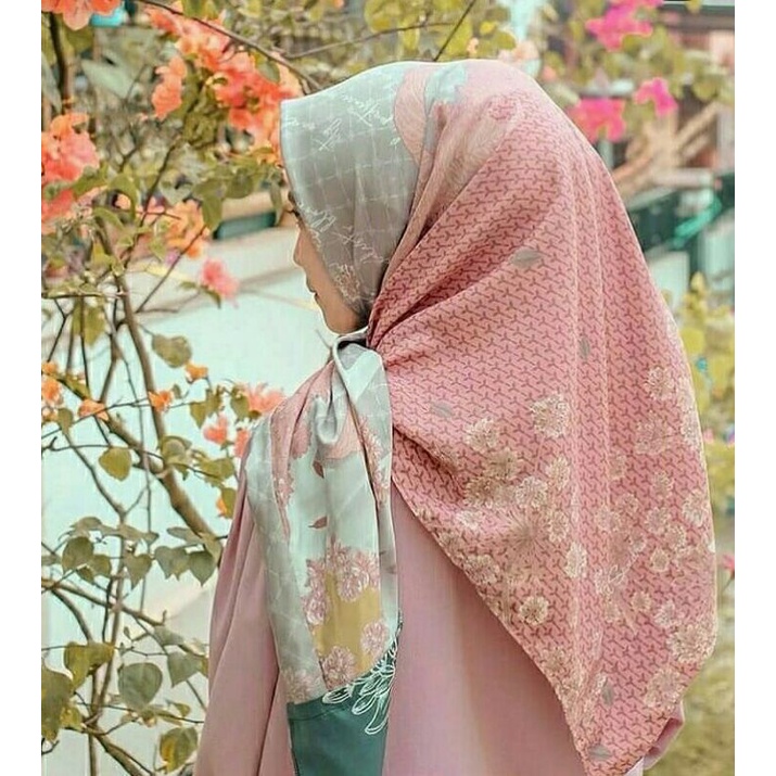 Preloved Forsy scarf Ria Miranda X Dewi Sandra