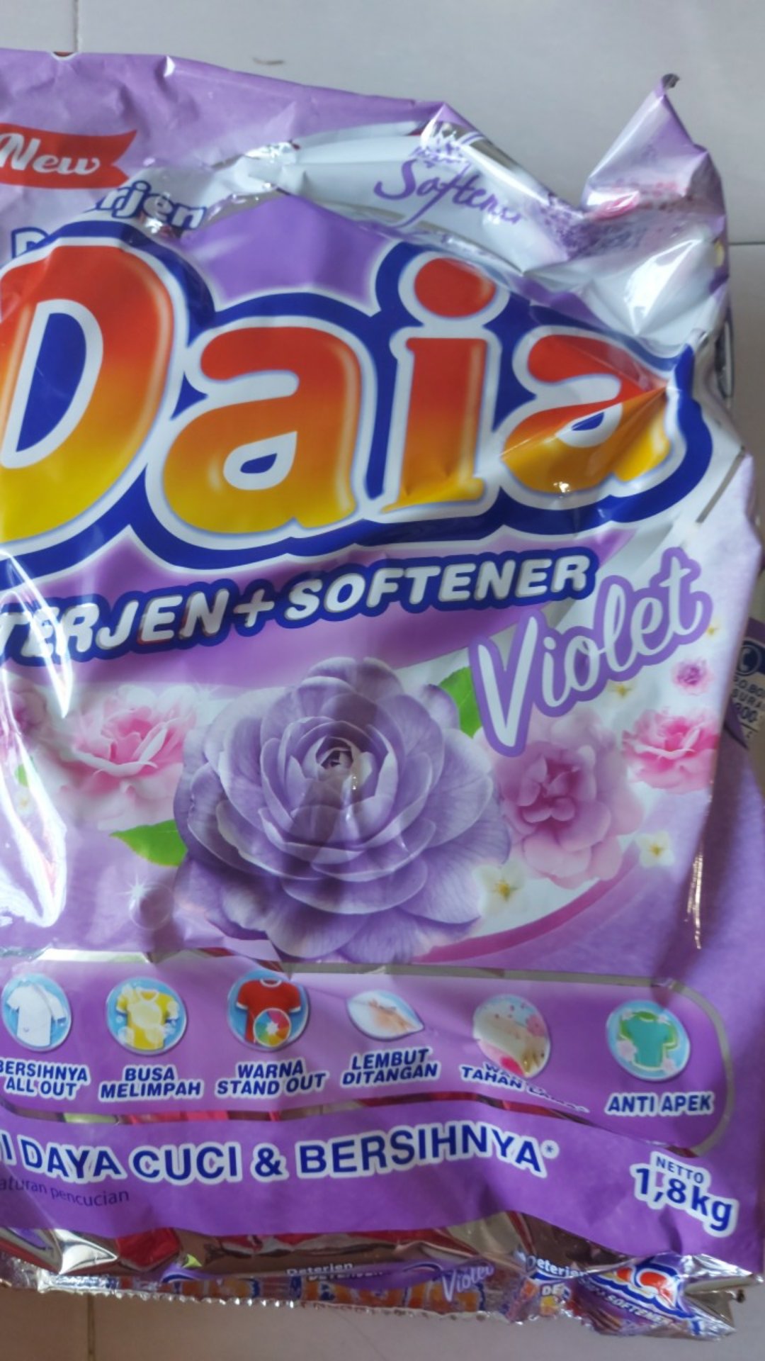 Daia Detergent Bubuk - Plus Softener  - 1800g / 1.8 Kg