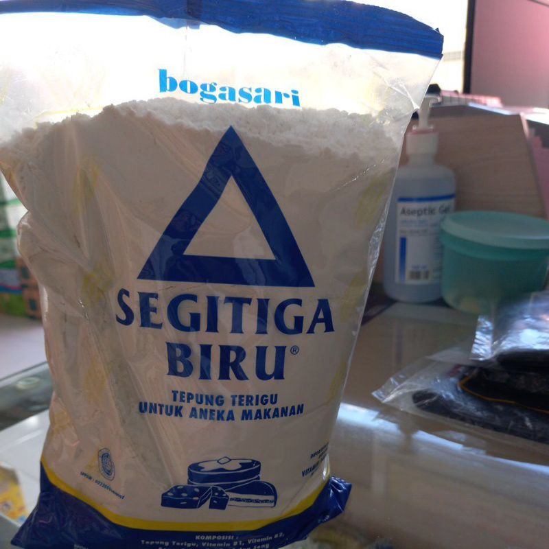 

Tepung Segitiga Biru Ekonomi