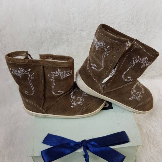Sepatu boot anak aixaggio