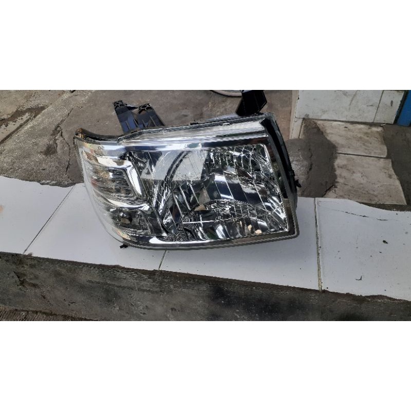Headlamp Ford everest th 2008 kanan