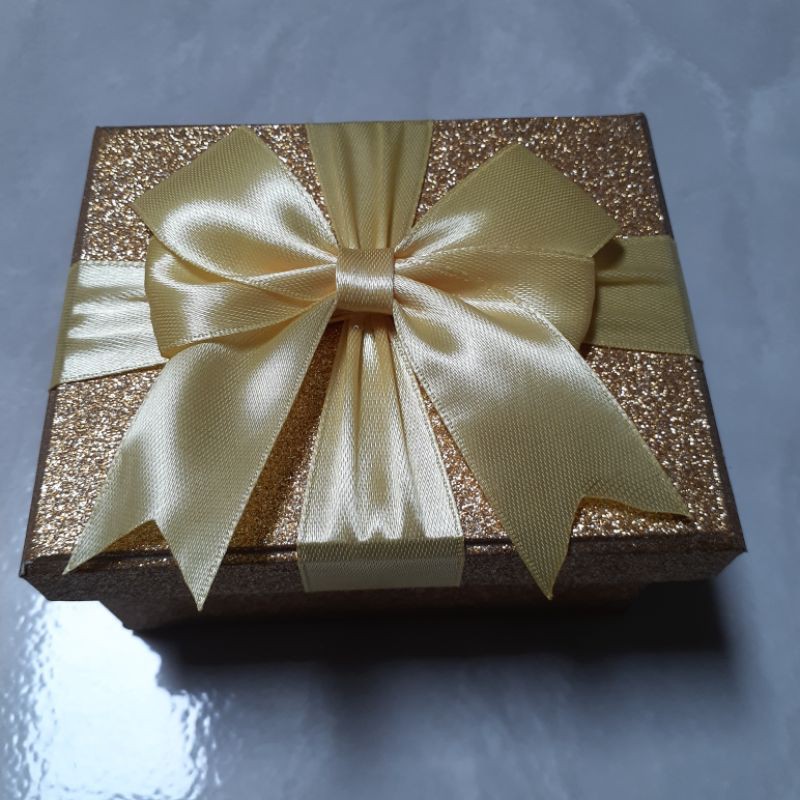 HARDBOX GIFTBOX GOLD EMAS BLINGBLING KOTAK KADO Custom Size dan Warna Box Hadiah